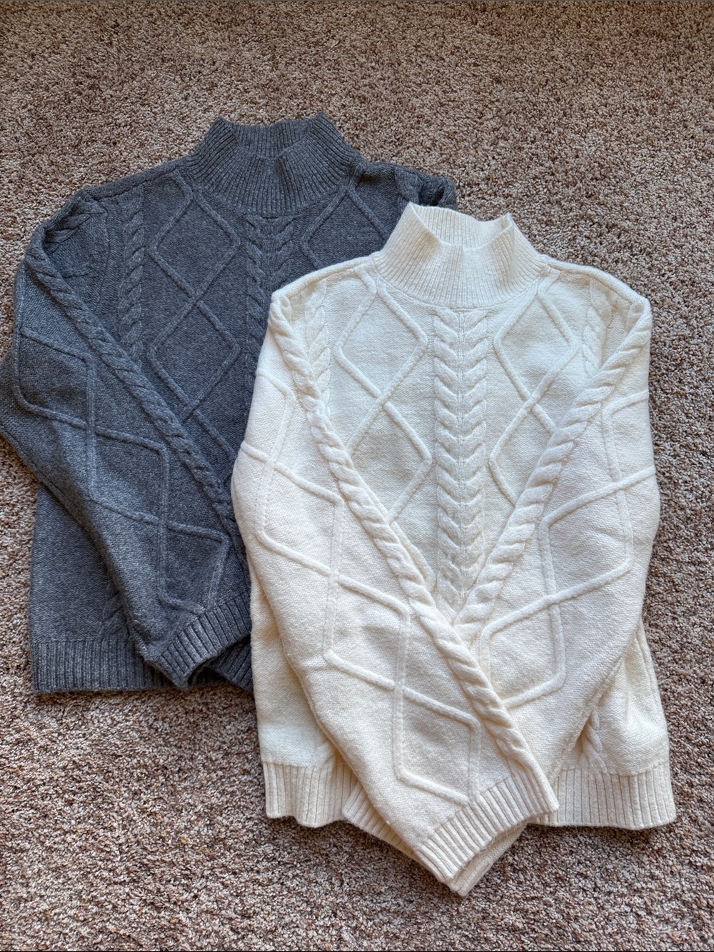 Set of 2 LOFT sweaters, medium. Like new.